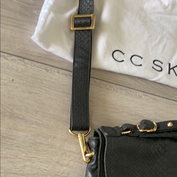 CC Skye Onie Messenger Bag - Picture 6 of 7